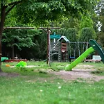 Nienovo - Niedaleko Jeziora I Widok Na Arboretum