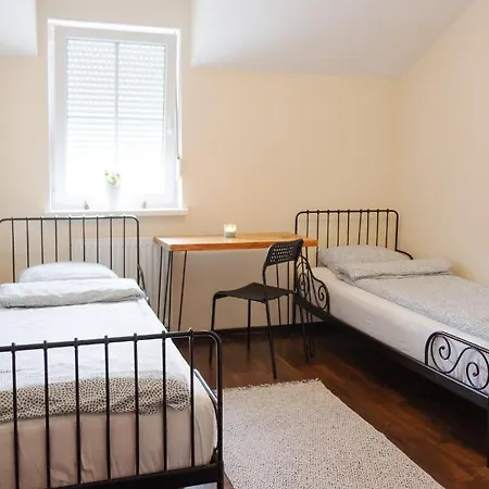 Nienovo - Niedaleko Jeziora I Widok Na Arboretum * Kórnik