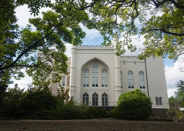 Nienovo - Niedaleko Jeziora I Widok Na Arboretum Apartment