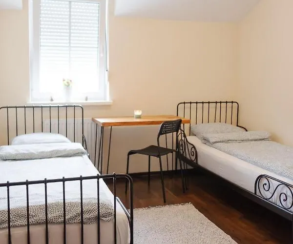 Nienovo - Niedaleko Jeziora I Widok Na Arboretum * Kórnik